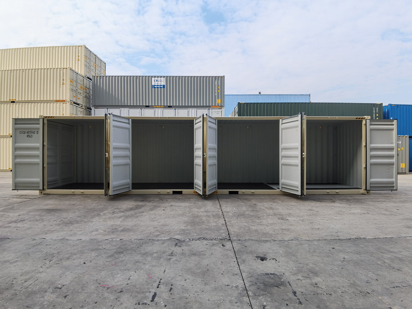 40ft high cube 4 door partition shipping container (New)